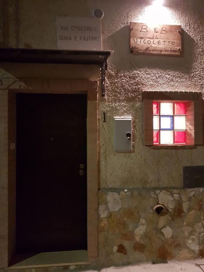 לינה וארוחת בוקר Frascineto Il Vicoletto מראה חיצוני תמונה